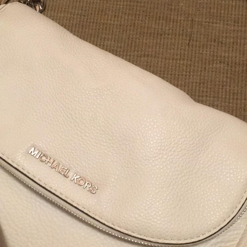 Michaele Kors leather white shoulder bag - Picture 2 of 8